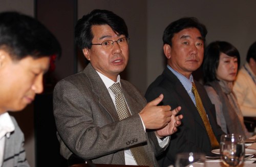 연합 / 김창회 전무(좌측 두번째) 보도전문채널 뉴스Y “차별성있는 뉴스 선보일 것”