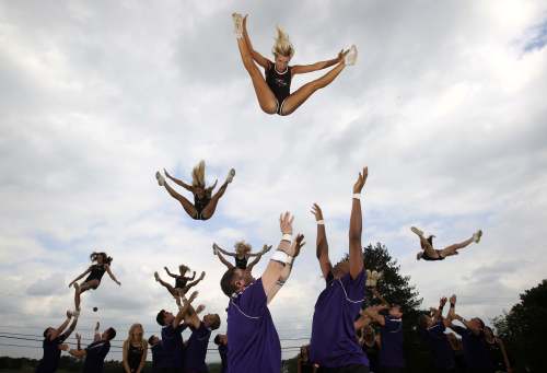 <YONHAP PHOTO-0225> ATTENTION EDITORS - IMAGE 28 OF 40 OF PACKAGE 'RAVENS RULE THE SKIES'. SEARCH 'BALTIMORE RAVENS' FOR ALL IMAGES Baltimore Ravens cheerleaders perform stunts during cheerleader training camp at Deep Creek, Maryland, May 20, 2011. Cheerleader talent is strong along the east coast and candidates drive to Baltimore for team tryouts each March hoping to join the squad. Hundreds of competitors face three intense days of sudden-death eliminations against returning team members expecting to make the squad. Picture taken May 20, 2011. REUTERS/Jason Reed (UNITED STATES - Tags: SPORT)/2011-11-24 02:28:18/ <저작권자 ⓒ 1980-2011 ㈜연합뉴스. 무단 전재 재배포 금지.>\r\n<YONHAP PHOTO-0225> ATTENTION EDITORS - IMAGE 28 OF 40 OF PACKAGE 'RAVENS RULE THE SKIES'. SEARCH 'BALTIMORE RAVENS' FOR ALL IMAGES Baltimore Ravens cheerleaders perform stunts during cheerleader training camp at Deep Creek, Maryland, May 20, 2011. Cheerleader talent is strong along the east coast and candidates drive to Baltimore for team tryouts each March hoping to join the squad. Hundreds of competitors face three intense days of sudden-death eliminations against returning team members expecting to make the squad. Picture taken May 20, 2011. REUTERS/Jason Reed (UNITED STATES - Tags: SPORT)/2011-11-24 02:28:18/ <저작권자 ⓒ 1980-2011 ㈜연합뉴스. 무단 전재 재배포 금지.>