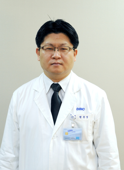 Paeng Jun-young
팽준영 치과의사 출생 1972년 12월 6일 소속 삼성서울병원(임상부교수)