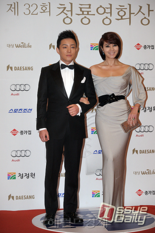 이범수(좌) 김혜수(우)