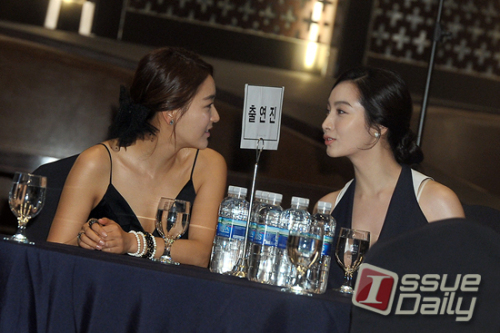 박진희\r\n이민영\r\n배우
