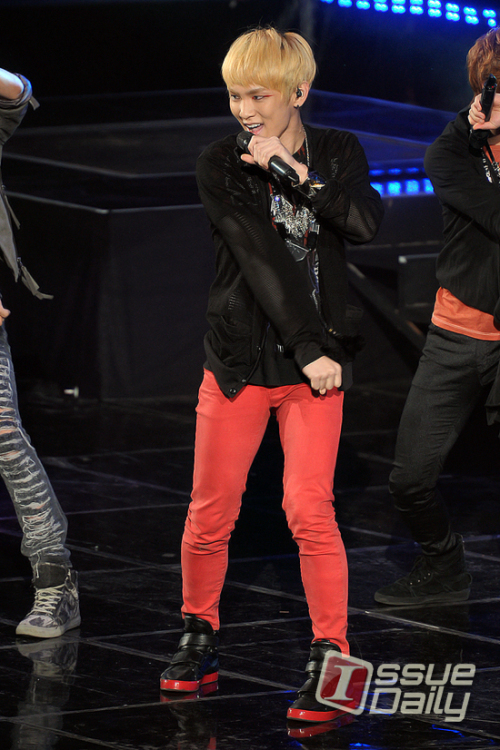 Key (김기범) 가수