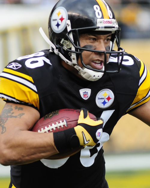 <YONHAP PHOTO-0177> Pittsburgh Steelers Hines Ward takes a short pass and gains fives yards against the Cincinnati Bengals in the first quarter at Heinz Field in Pittsburgh, Pennsylvania on December 4, 2011. UPI/Archie Carpenter/2011-12-05 06:05:16/ <저작권자 ⓒ 1980-2011 ㈜연합뉴스. 무단 전재 재배포 금지.>
Pittsburgh Steelers wide receiver Hines Ward makes a reception against the Cincinnati Bengals.  UPI-Yonhap News