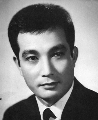 강신성일 배우