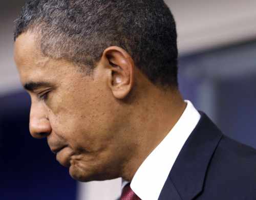 <YONHAP PHOTO-0522> President Barack Obama leaves the podium after making a statement to reporters in the James Brady Press Briefing Room at the White House in Washington, Monday, Dec. 5, 2011, urging Republican lawmakers to pass the payroll tax cut. (AP Photo/Charles Dharapak)/2011-12-06 05:59:37/ <저작권자 ⓒ 1980-2011 ㈜연합뉴스. 무단 전재 재배포 금지.>\r\n<YONHAP PHOTO-0522> President Barack Obama leaves the podium after making a statement to reporters in the James Brady Press Briefing Room at the White House in Washington, Monday, Dec. 5, 2011, urging Republican lawmakers to pass the payroll tax cut. (AP Photo/Charles Dharapak)/2011-12-06 05:59:37/ <저작권자 ⓒ 1980-2011 ㈜연합뉴스. 무단 전재 재배포 금지.>