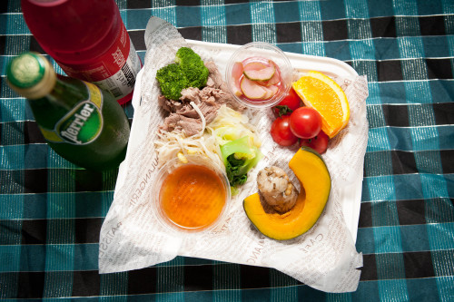 A cold shabu-shabu lunch box (Diet Market)