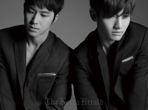 동방신기\r\n유노윤호\r\n최강창민