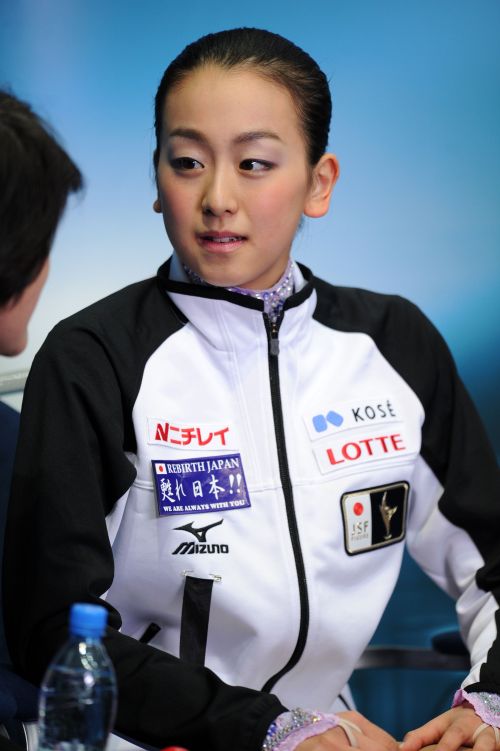 <YONHAP PHOTO-0321> (FILES) Japan's Mao Asada waits for the results at the end of the ladies's free skating event of the ISU World Figure Skating Championships on April 30, 2011 in Moscow. Word that Mao Asada?s mother, Kyoko, died less than a day after the world champ withdrew from Figure Skating's Grand Prix Final, prompted her fellow competitors to pause and reflect on the sad news. on December 9, 2011. AFP PHOTO / ALEXANDER NEMENOV / FILES /2011-12-10 09:28:05/ <저작권자 ⓒ 1980-2011 ㈜연합뉴스. 무단 전재 재배포 금지.>
Mao Asada