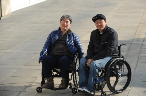 강원래&김영건 인터뷰<br />이상섭 기자. babtong@heraldm.com 2011.12.06\r\n강원래&김영건 인터뷰\r\n이상섭 기자. babtong@heraldm.com 2011.12.06