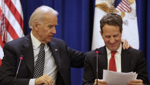 <YONHAP PHOTO-0373> U.S. Vice President Joe Biden (L) talks to Treasury Secretary Timothy Geithner during a Cabinet meeting to discuss the latest efforts to cut waste, fraud, and abuse as part of the Administration?s Campaign to Cut Waste in the Eisenhower Executive Office Building next to the White House in Washington December 13, 2011. REUTERS/Yuri Gripas (UNITED STATES - Tags: POLITICS)/2011-12-14 06:09:42/ <저작권자 ⓒ 1980-2011 ㈜연합뉴스. 무단 전재 재배포 금지.>\r\n<YONHAP PHOTO-0373> U.S. Vice President Joe Biden (L) talks to Treasury Secretary Timothy Geithner during a Cabinet meeting to discuss the latest efforts to cut waste, fraud, and abuse as part of the Administration?s Campaign to Cut Waste in the Eisenhower Executive Office Building next to the White House in Washington December 13, 2011. REUTERS/Yuri Gripas (UNITED STATES - Tags: POLITICS)/2011-12-14 06:09:42/ <저작권자 ⓒ 1980-2011 ㈜연합뉴스. 무단 전재 재배포 금지.>