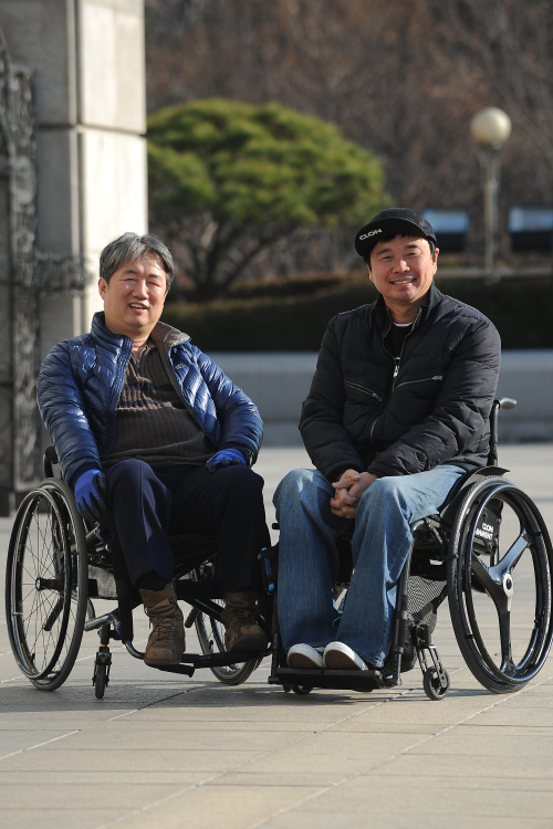 강원래&김영건 인터뷰<br />이상섭 기자. babtong@heraldm.com 2011.12.06\r\n강원래&김영건 인터뷰\r\n이상섭 기자. babtong@heraldm.com 2011.12.06
