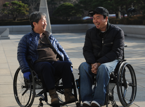 강원래&김영건 인터뷰<br />이상섭 기자. babtong@heraldm.com 2011.12.06\r\n강원래&김영건 인터뷰\r\n이상섭 기자. babtong@heraldm.com 2011.12.06