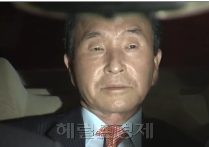 유동천, 금융인(제일저축은행 회장)/제일저축銀, 대통령 손윗동서에 고문료 수억 줬다