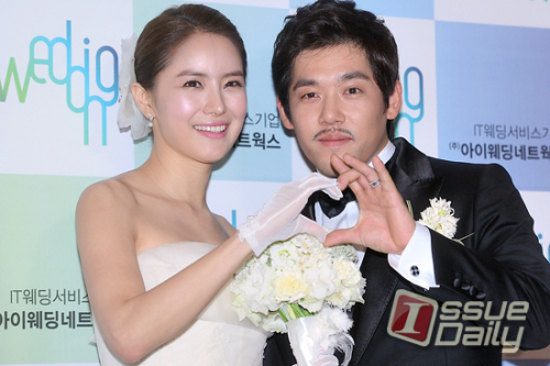 이용규, 야구선수(기아 타이거즈 외야수)/ 유하나, 탤런트, 영화배우/  결혼앞둔 이용규-유하나 ‘사랑의 하트’