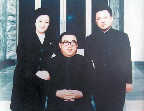 김정일 사망/ Reclusive leader reigns for 37 years with iron fist
