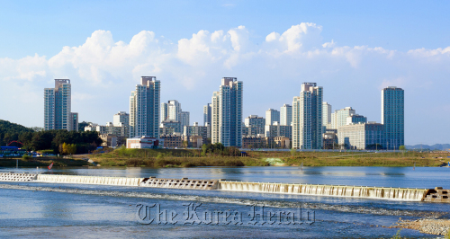 Sejong Reservoir in the Geum River basin in Yeongi County, South Chungcheong Province, which opened to the public on Sept. 24
Yonhap News