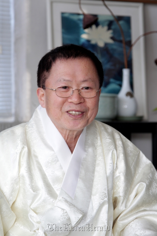 Choi Wan-su.   Ilmin Cultural Foundation
