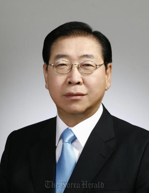 정준양, 포스코 회장, 한국공학한림원 회장/POSCO delivers W10b for charity