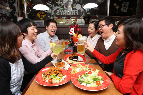 음식점/TGIF 회식이미지/ (일욜)불황에도 끄떡없는 패밀리레스토랑? 남성 고객에 답 있었네
