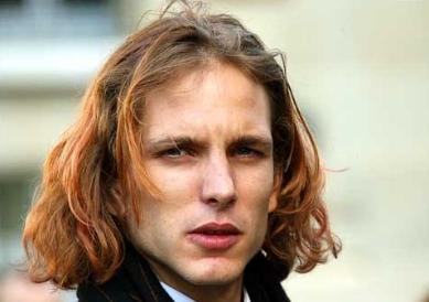 안드레아 카시라기(Andrea Alberto Pierre Casiraghi-Grimaldi), 왕가(모나코)/꽃미남 모나코 왕자 프랑스에서 과속하다 면허 정지