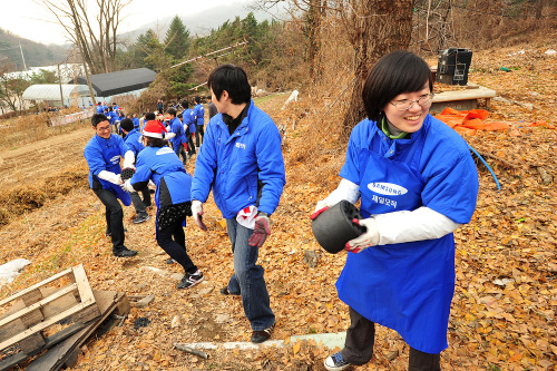기부/제일모직연탄봉사 / 삼성 이달말까지 뜨거운 나눔, 세밑 ‘온기(溫氣)’ 퍼뜨린다