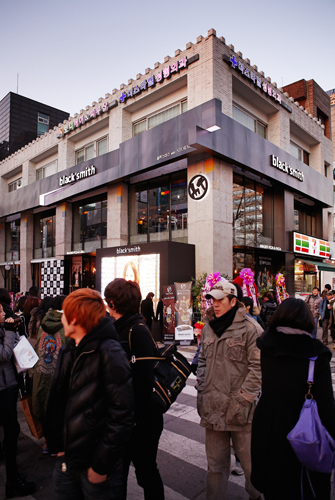 이탈리안 레스토랑 “블랙 스미스 신사역점”, 가로수길 새로운 약속명소