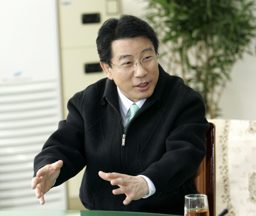 추재엽, 서울특별시 양천구 (구청장)/구청장 인터뷰- “배워서 아는 것은 쓰지 않으면 세상에 죄를 짓는격” 취임 두달 맞은 추재엽 양천구청장 인터뷰