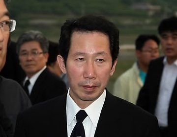 김근태, 민주당 상임고문(1947년 2월 14일 (경기도 부천) - 2011년 12월 30일소속)/Former leading S. Korean dissident in critical condition