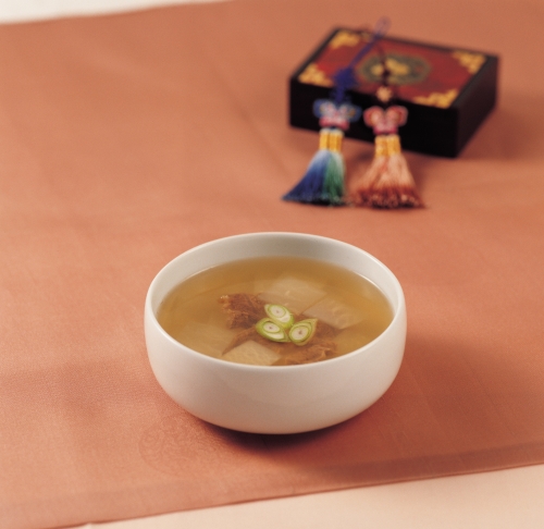Mu-malgeunjangguk (Institute of Traditional Korean Food)