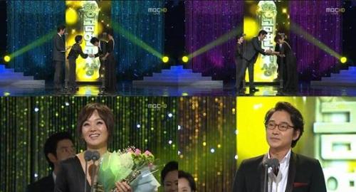 드라마/2011 연말시상식 / [MBC드라마대상]배종옥-정보석 황금연기상 수상 ‘눈길’