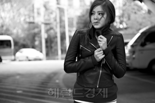 장재인, 가수/