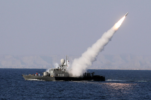 <YONHAP PHOTO-0134> An Iranian navy vessel fires a home-made surface to air short range missile named "Mehrab" during an Iranian military exercise on the Sea of Oman near the Strait of Hormuz in southern Iran on Jan 01,2012. UPI/Ali Mohammadi/2012-01-02 04:56:05/ <저작권자 ⓒ 1980-2012 ㈜연합뉴스. 무단 전재 재배포 금지.>\r\n<YONHAP PHOTO-0134> An Iranian navy vessel fires a home-made surface to air short range missile named "Mehrab" during an Iranian military exercise on the Sea of Oman near the Strait of Hormuz in southern Iran on Jan 01,2012. UPI/Ali Mohammadi/2012-01-02 04:56:05/ <저작권자 ⓒ 1980-2012 ㈜연합뉴스. 무단 전재 재배포 금지.>