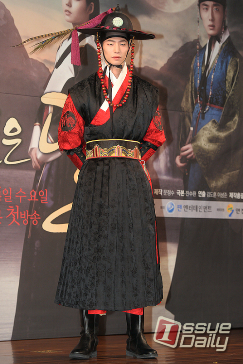 송재림, 탤런트, 모델/드라마/MBC 해를 품은 달/ 송재림, 카리스마 눈빛!