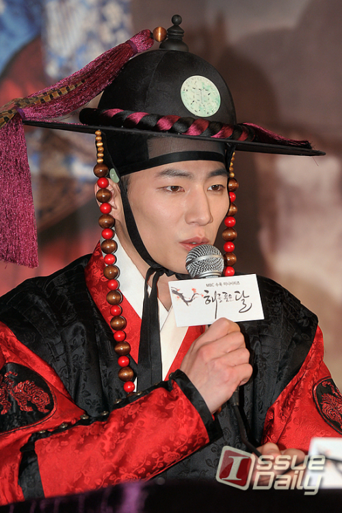 송재림, 탤런트, 모델/드라마/MBC 해를 품은 달/ 송재림 “왕을 최측근에서 호위하는 무사 ‘운’ 입니다”