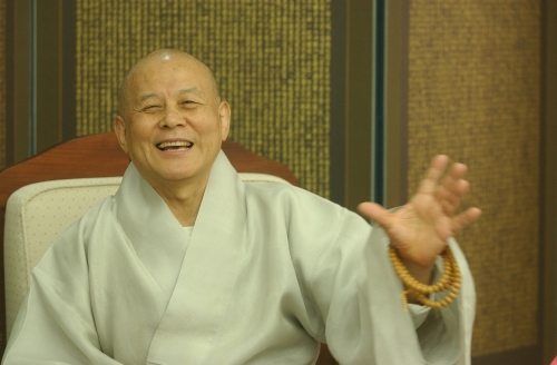 지관, 승려, 전 교수(1932년 5월 11일 (경상북도 포항) - 2012년 1월 2일)/지관스님 큰 웃음 / 입적 지관스님 "내릴 정거장이 돼서 내릴 뿐"