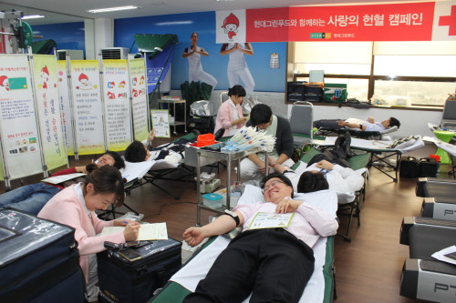 현대그린푸드 헌혈시무식1 / 현대그린푸드, 사랑의 헌혈로 새해 열어