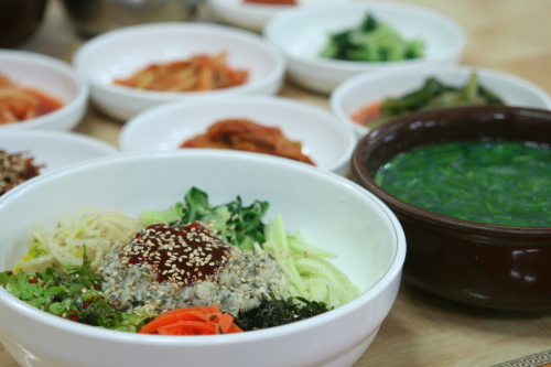 재첩국과 재첩비빔밥 - 여행작가 이정화 / 쉼/Travel/서브/조강지처 같은 담백함이 담겼다. 하동 재첩국