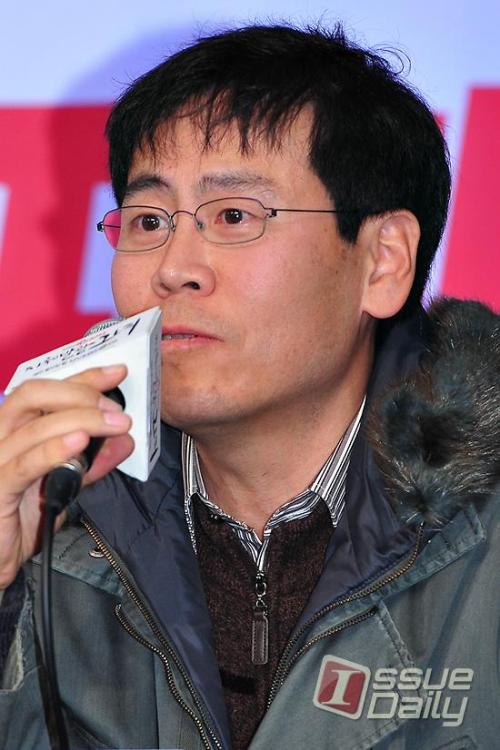 이정표, PD, 영화감독/  ‘자체발광 그녀’ 이정표 감독 “캐릭터가 강한 드라마..웃음 드릴 것”