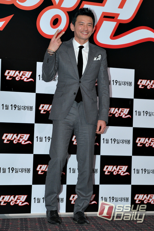 황정민, 영화배우, 탤런트/ 영화/댄싱퀸(황정민, 엄정화)/  <포토뉴스> ‘댄싱퀸’ 황정민, 깜찍한 브이!