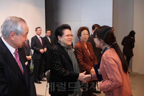이인희, 한솔 (고문)/ (동정)삼성가 맏딸 이인희 한솔그룹 고문 장학금 수여식 참석