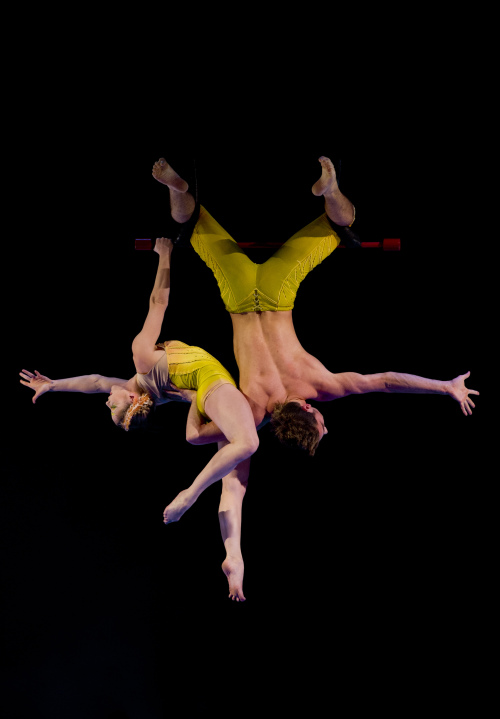 <YONHAP PHOTO-0391> Members of the Canadian performance group, Cirque Du Soleil perform Totem at the Royal Albert Hall, London, Wednesday, Jan. 4, 2012. (AP Photo/Jonathan Short)/2012-01-05 08:13:00/ <저작권자 ⓒ 1980-2012 ㈜연합뉴스. 무단 전재 재배포 금지.>\r\n<YONHAP PHOTO-0391> Members of the Canadian performance group, Cirque Du Soleil perform Totem at the Royal Albert Hall, London, Wednesday, Jan. 4, 2012. (AP Photo/Jonathan Short)/2012-01-05 08:13:00/ <저작권자 ⓒ 1980-2012 ㈜연합뉴스. 무단 전재 재배포 금지.>