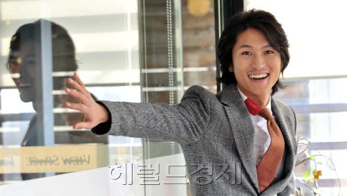 박은태, 뮤지컬배우/  크로스오버 가수 카이·뮤지컬배우 박은태, 동갑내기 세레나데