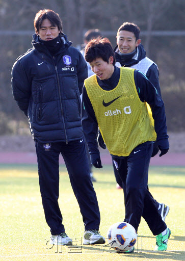 홍명보호, 日 오키나와로 전지훈련 출국/(연합)