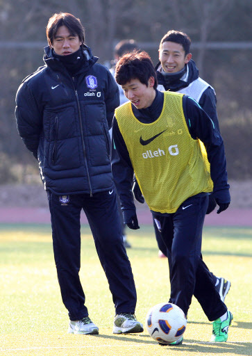 홍명보호, 日 오키나와로 전지훈련 출국/(연합)