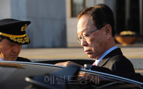 박희태, 국회 (의장)/<포토뉴스>박희태 의장의 어두운(?) 표정