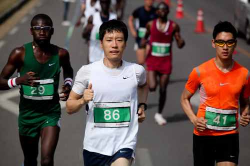 영화/페이스 메이커(김명민, 안성기, 고아라)/마라토너, 탁구선수, 야구스타, 댄스 가수…배우 뒤에 숨은 조련사가 영화 만든다