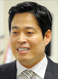 정용진, 신세계 그룹 (대표이사 부회장)/신세계, 올 사상최대 1조9000억 투자
