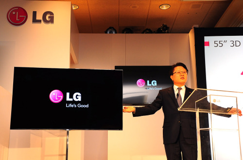 안승권 LG전자 사장은 올해 TV 시장의 트렌드는 ‘3D의 대형화’라고 단정하고 대형 3DTV의 풀 라인업을 구축해 글로벌 TV 시장 공략에 적극 나서겠다고 밝혔다. [사진=LG전자]