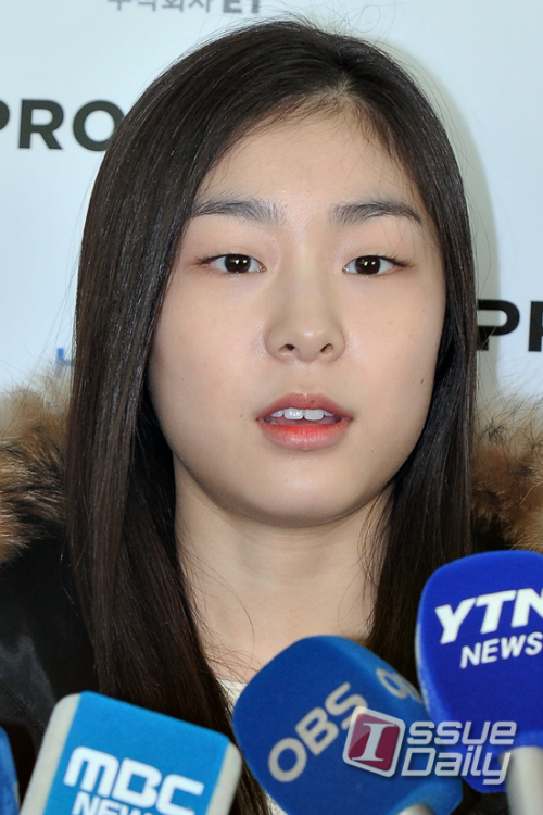 김연아, 피겨스케이팅 선수(올댓스포츠)/  <포토뉴스> 김연아, ‘동계유스올림픽’ 성황 봉송주자로도 나서요~