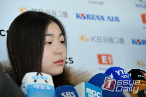 김연아, 피겨스케이팅 선수(올댓스포츠)/ <포토뉴스> 김연아 ‘마이크가 너무 많네’